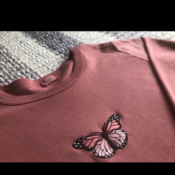 Brandy Melville butterfly long sleeve - Picture 2 of 3